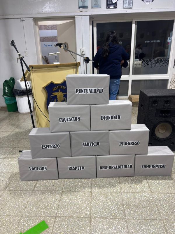 Acto en conmemoración del Día del trabajador y la Constitución Nacional