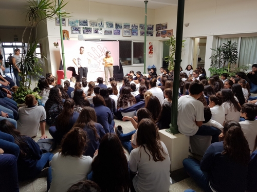 Teatro en nuestro Instituto “Mamá murió dos veces”