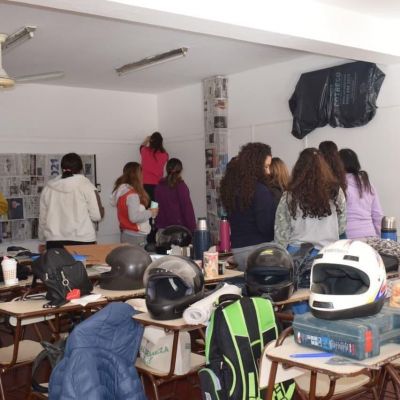 6° Año de Economía y sus docentes reacondicionaron su aula